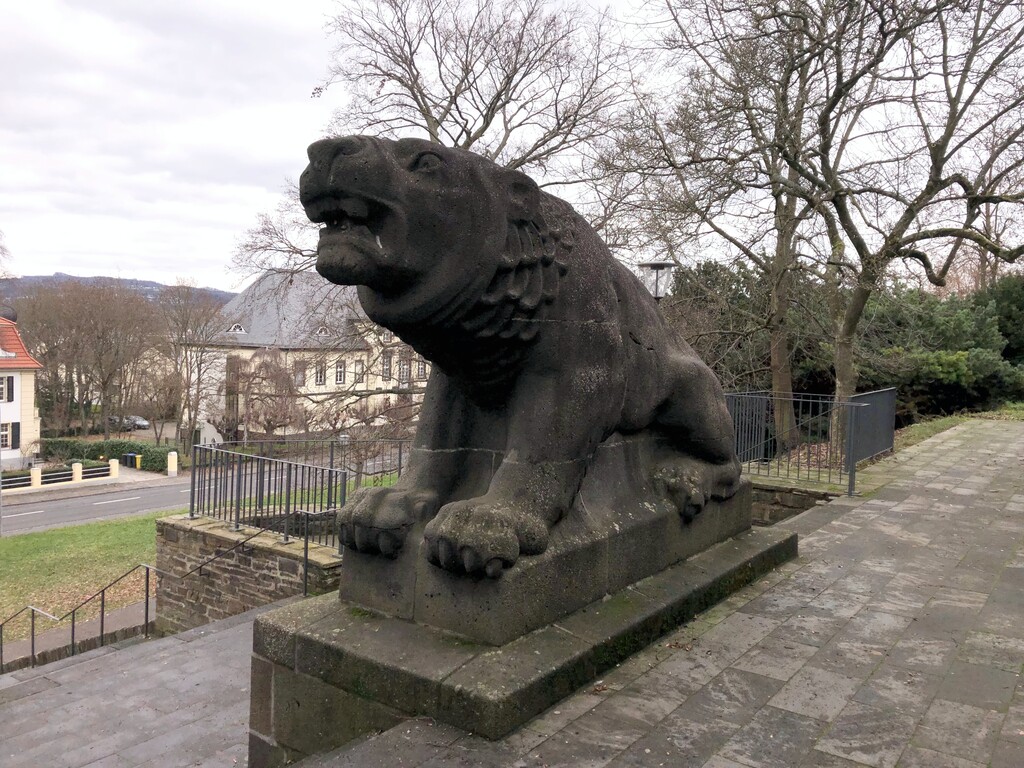 Kriegsopfer-Gedenkstätte Sinziger Löwe (2022)