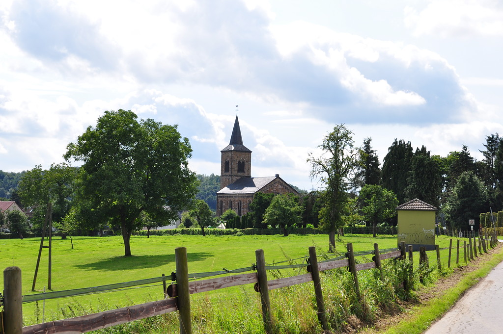 Evangelische Kirche in Wülfrath-Düssel (2015)