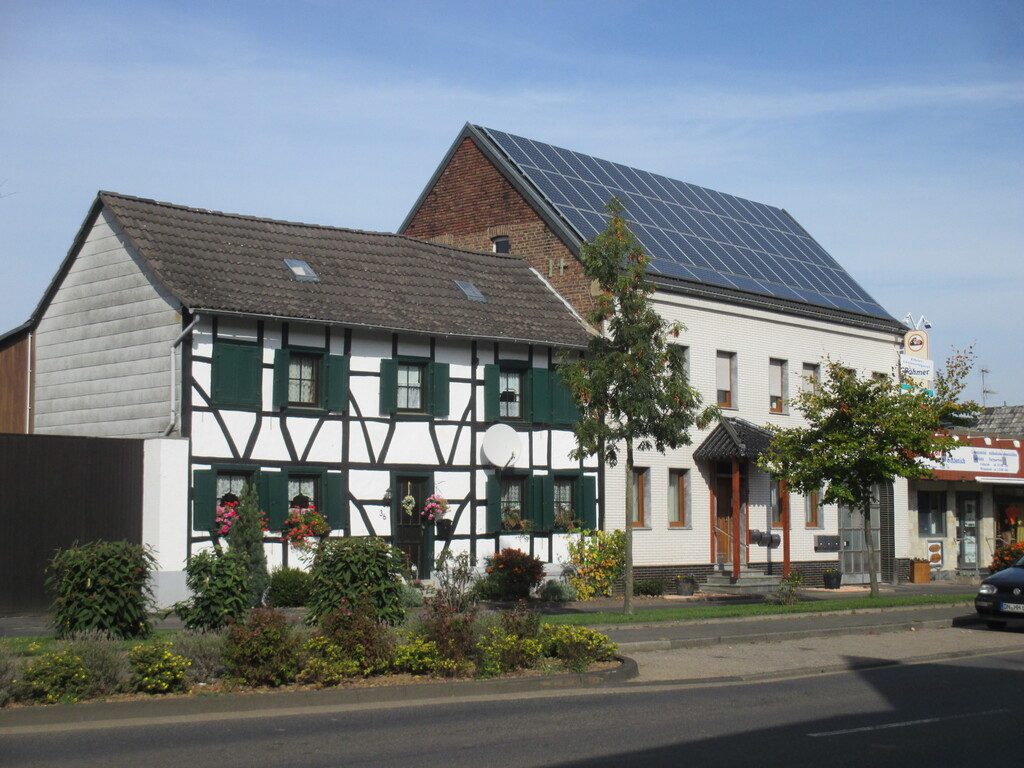 Häuserzeile in Sinzenich (2015)