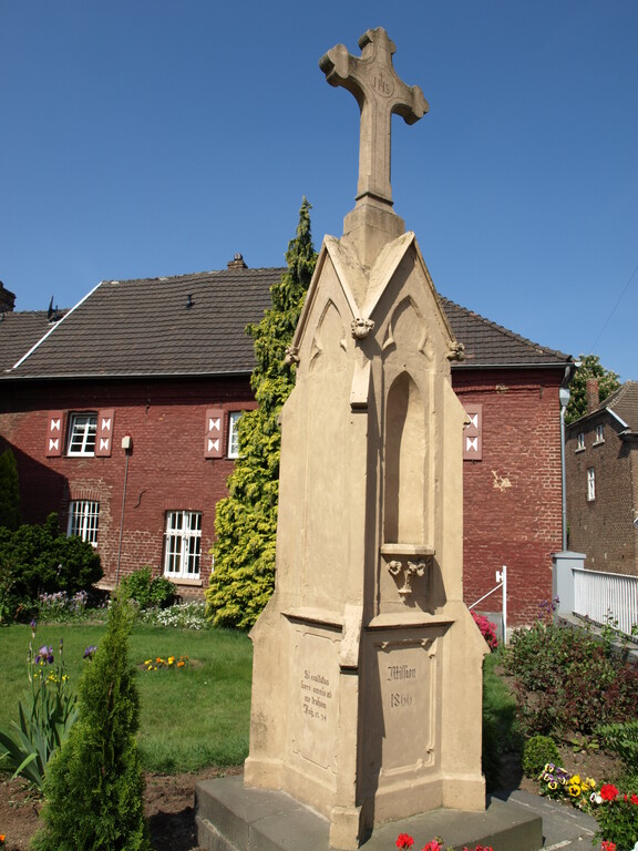 Wegekreuz in der Dorfmitte in Keyenberg (2010)