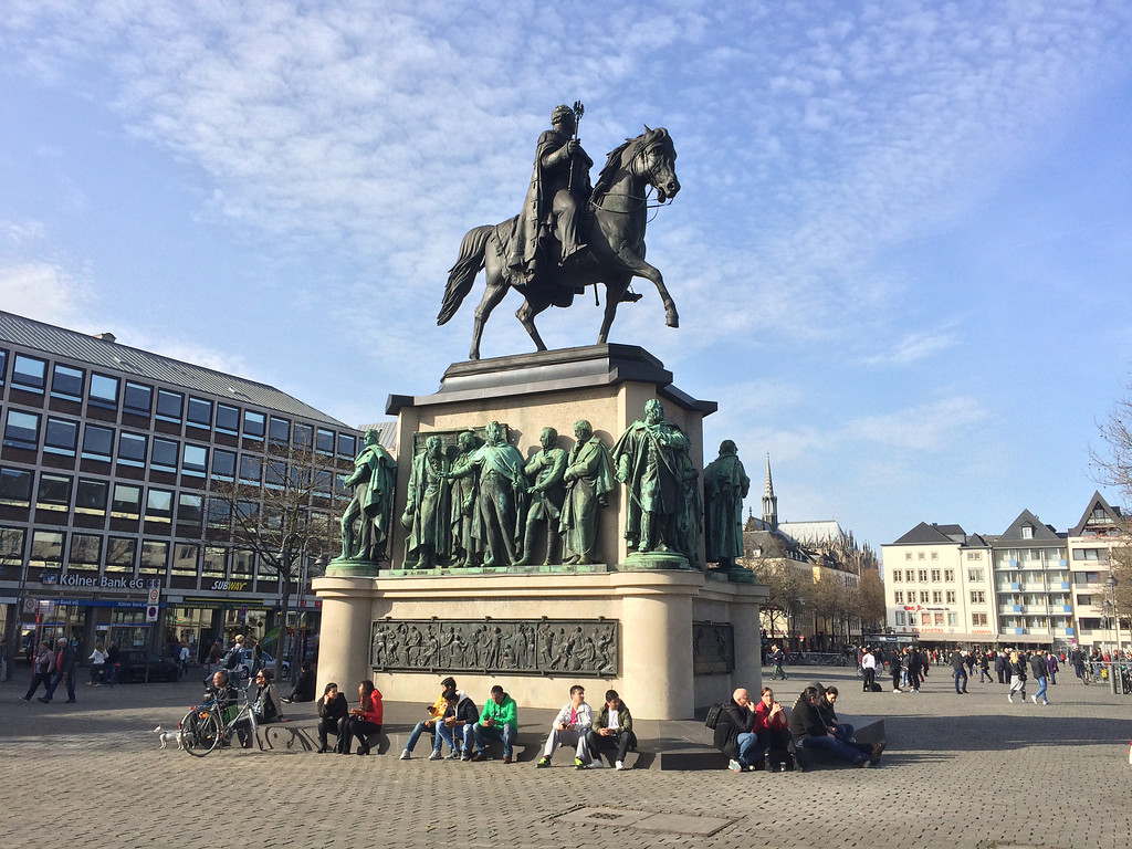 Das Reiterstandbild für den preußischen König Friedrich Wilhelm III. auf dem Heumarkt in Köln (2017)