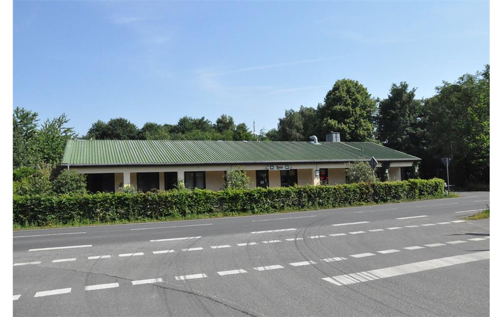 Gebäude des Haupteinganges zum Gelände des RAF Wildenrath (2017)
