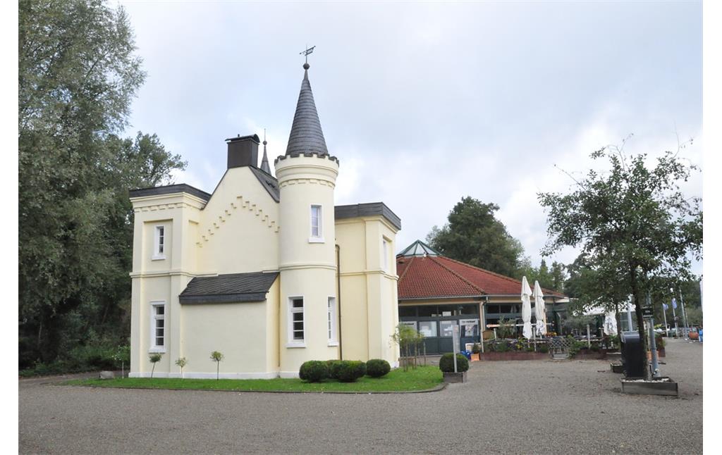 Inselschlösschen und Gastronomiepavillon am Hariksee  (2017)