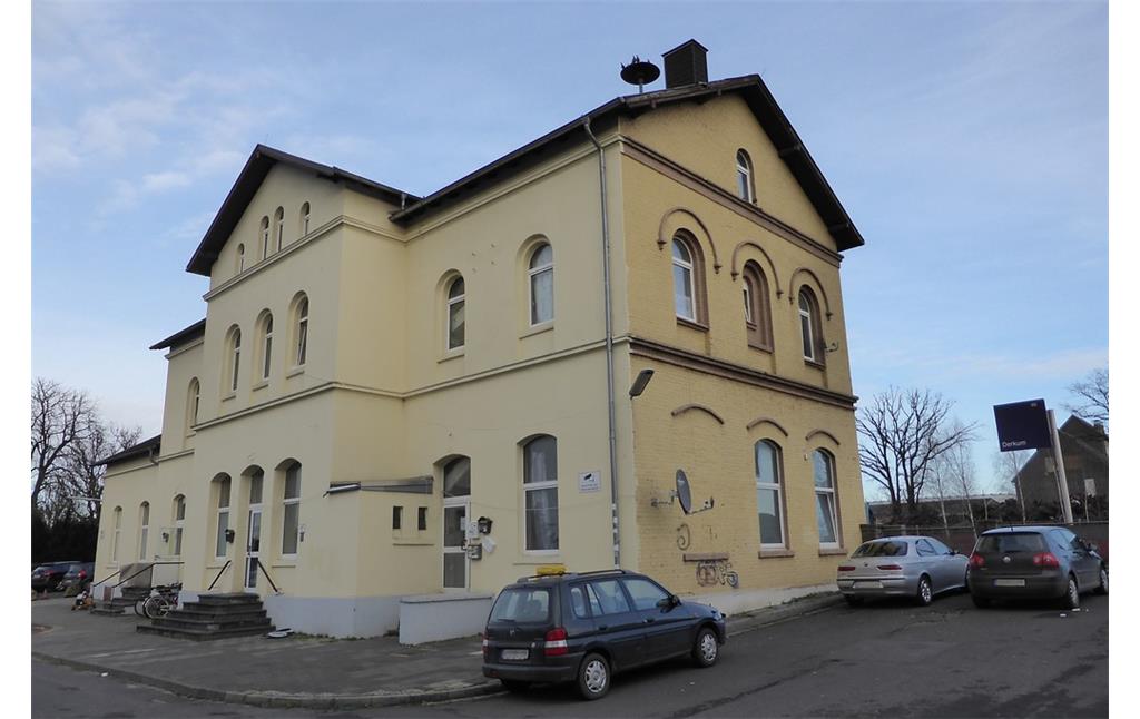 Empfangsgebäude des Bahnhofs Derkum (2014)
