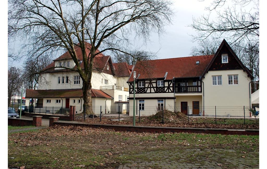 Direktorenvilla mit Kutscherhaus in der Siedlung Bliersheim, Duisburg-Rheinhausen (2013)