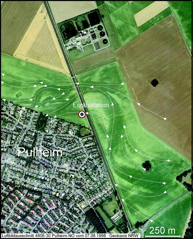 Markierung von Gerinnebahnen des eiszeitlichen Rheines im Farbluftbild von 1998 (2014)