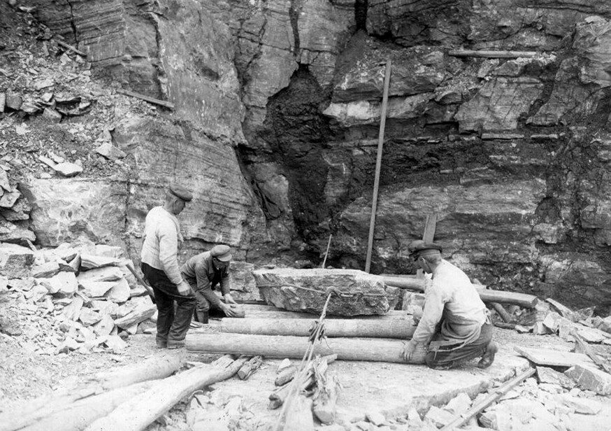 Historische Aufnahme der Arbeit im Wiedischen Steinbruch in Schupbach
