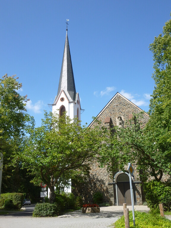 katholische Pfarrkirche St. Anna in Hellenthal (2014)