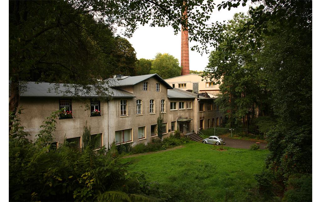 Östlicher Teil der Fabrikanlage Wilhelmsthal mit Schornstein (2008)