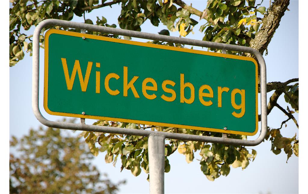 Ortseingangsschild von Wickesberg (2008)