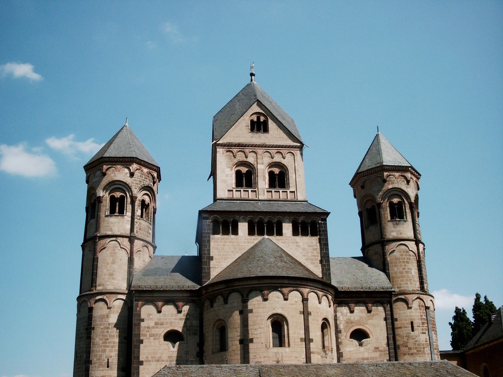 Westtürme der Klosterkirche von Maria Laach (2002)