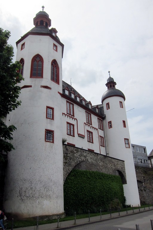 Alte Burg in Koblenz am Peter-Altmeier-Ufer (2014)