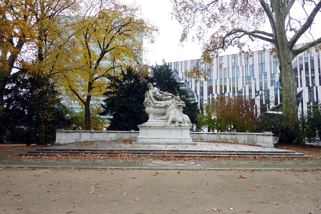 Kriegerdenkmal im Düsseldorfer Hofgarten (2014)