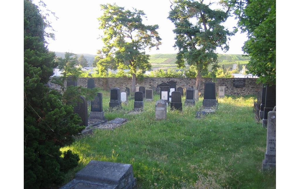 Grabsteine auf dem jüdischen Friedhof in Ahrweiler (2012)