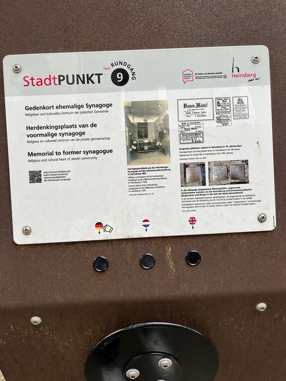 Hinweisschild am ehemaligen Standort der Synagoge in Heinsberg (2023)
