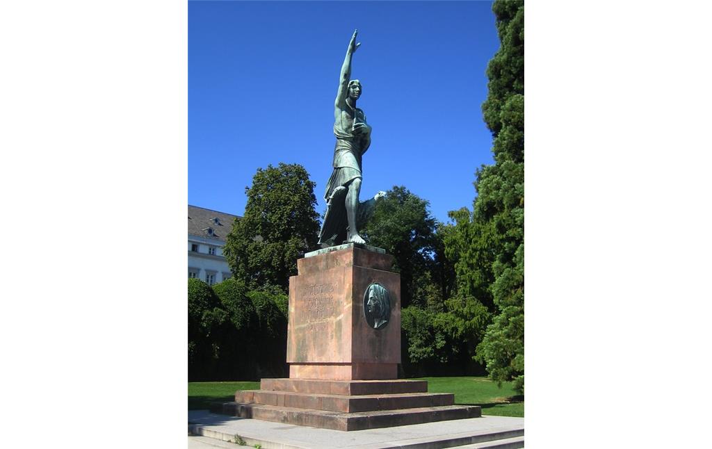 Joseph-Görres-Denkmal in den Koblenzer Rheinanlagen (2013)