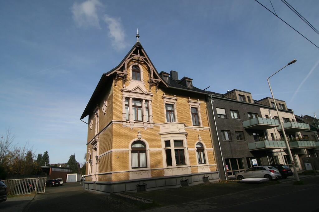 Villa des Steinzeugfabrikanten Weiden an der Kölner Straße in Frechen (2021)