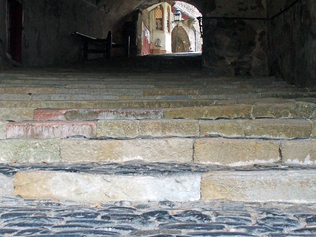 Zugangstreppe zu Schloss Braunfels (2020)