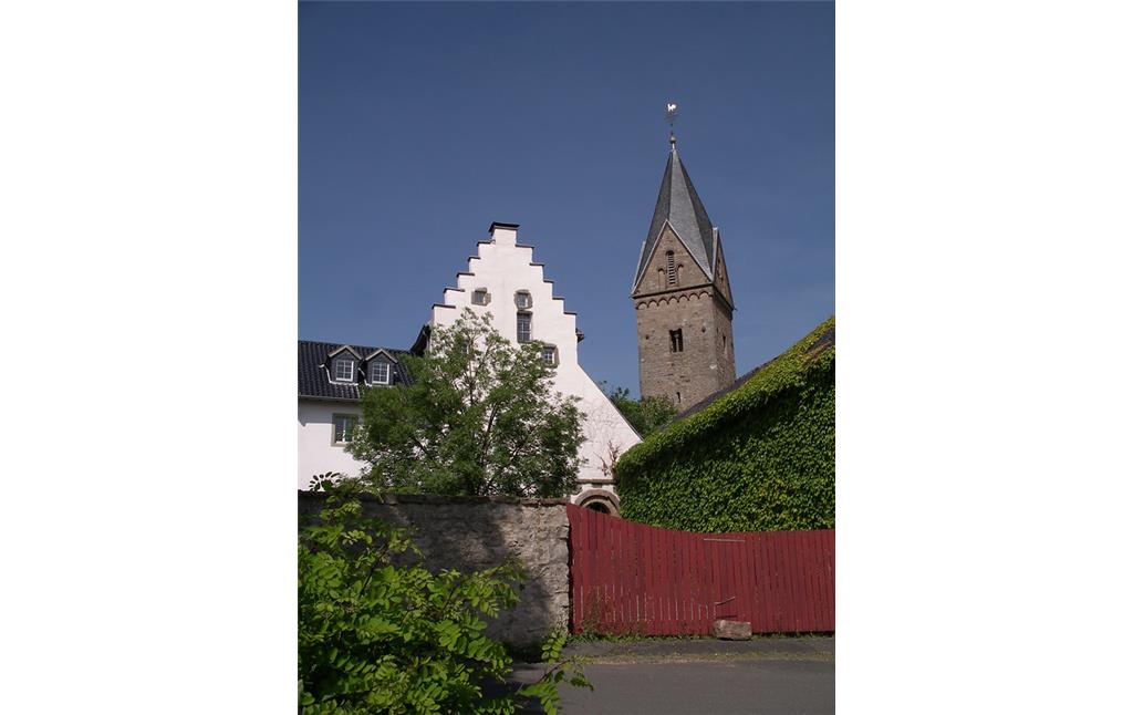 Kirchturm St. Georg und Burg Kallmuth (2018)