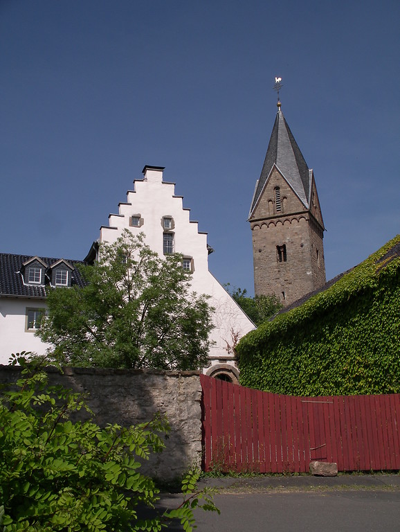 Kirchturm St. Georg und Burg Kallmuth (2018)