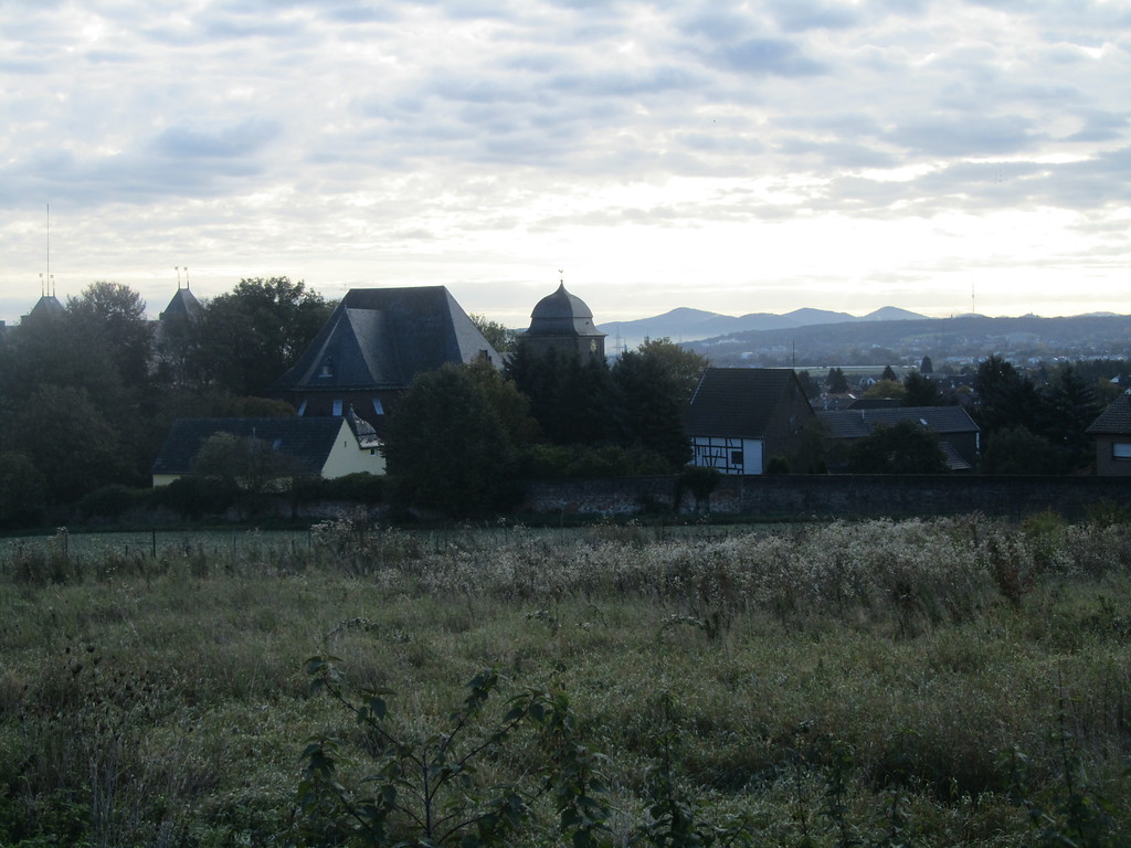 Blick von Schloss Alfter nach Osten bis hin zum Siebengebirge (2014)