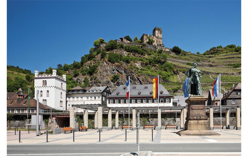 Kaub, Blücherdenkmal und Burg Gutenfels (2011)