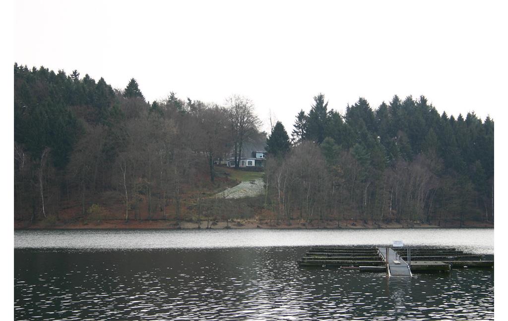 Blick auf Haus Uhlenhorst an der Bevertalsperre (2007)
