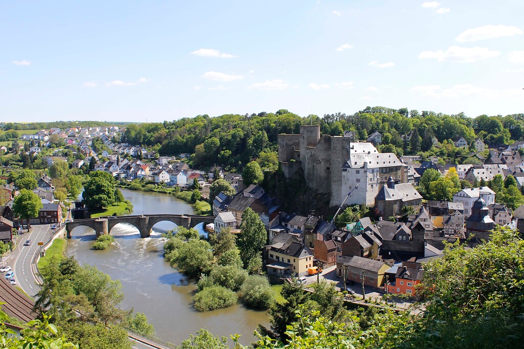 Burg Runkel von Burg Schadeck aus gesehen (2021)