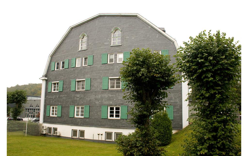 Wolllager mit Hausbäumen in Niedergaul (2013)