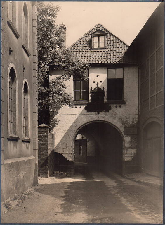 Rees. Das Rheintor, Feldseite (etwa 1935)