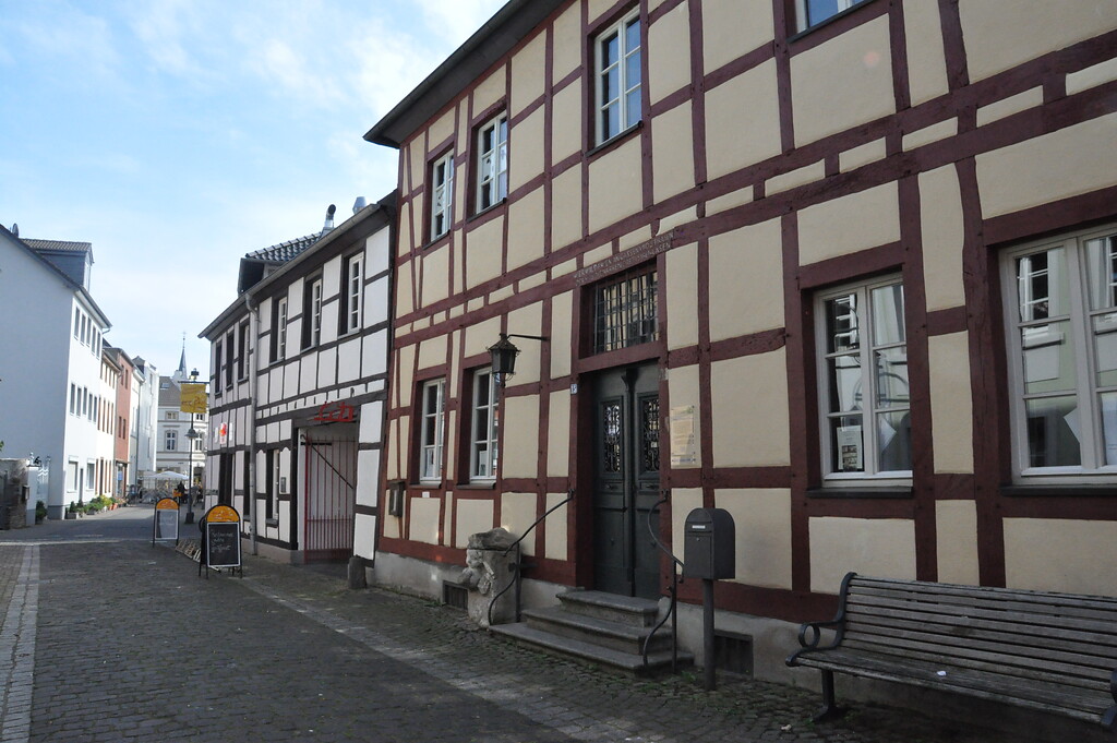 Fachwerkgebäude des 18. und 19. Jahrhunderts in der Kempishofstraße in Brühl (2014)