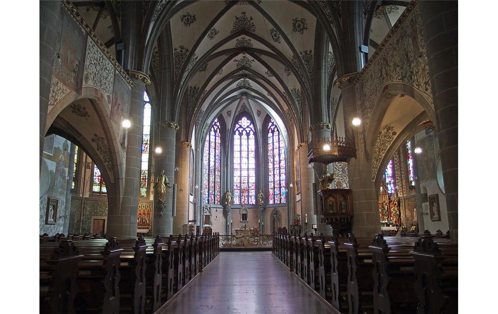 Mittelschiff der Pfarrkirche St. Laurentius in Ahrweiler (2015)