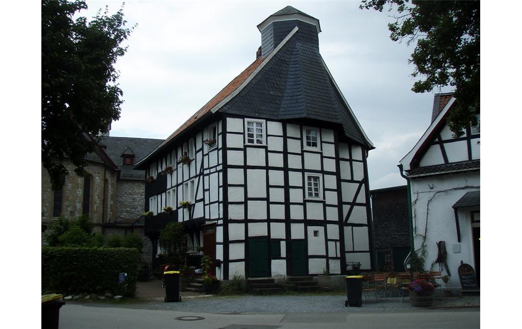 Das Wohnhaus "Küsterhaus am Eyser" in der Dorfstraße 8 in Wülfrath-Düssel (2009)