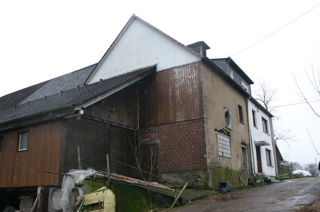 Das Wohngebäude Brebach 2 wurde laut Besitzer 1908 errichtet, der Standort war auch für 1828 als Gebäudestandort belegt  (2008)