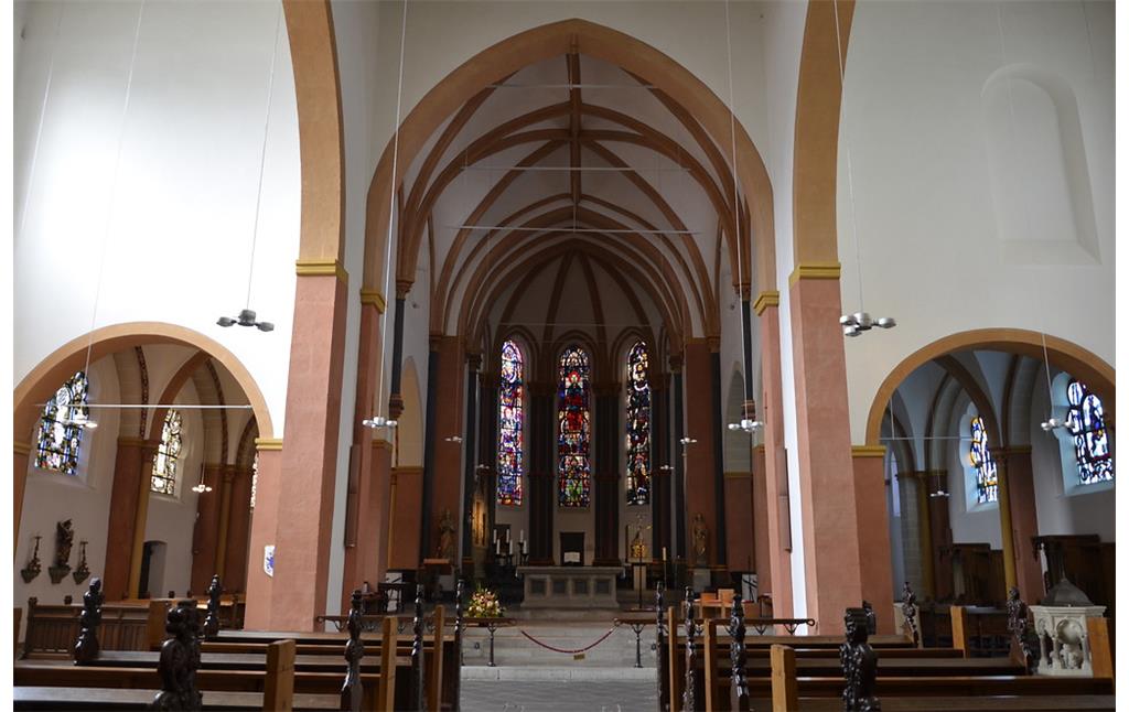 Altarbereich der Stiftskirche St. Suitbertus in Düsseldorf-Kaiserswerth (2014).