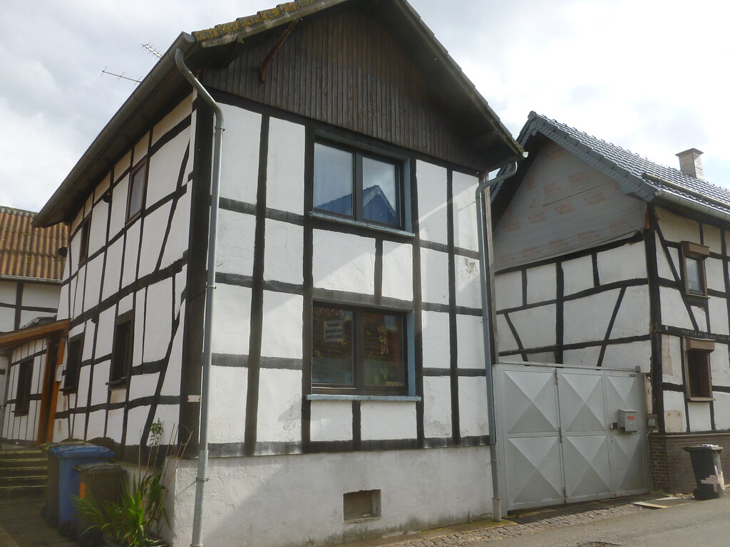 Fachwerkhäuser mit Holzgiebel in Hostel (2014)