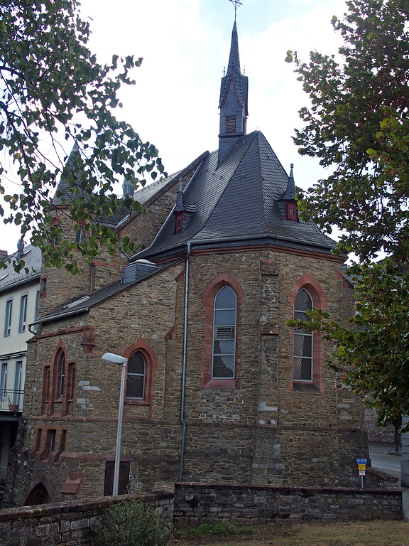 Neugotischer Kirchenanbau von 1884 in der Weilburger Altstadt (2020).