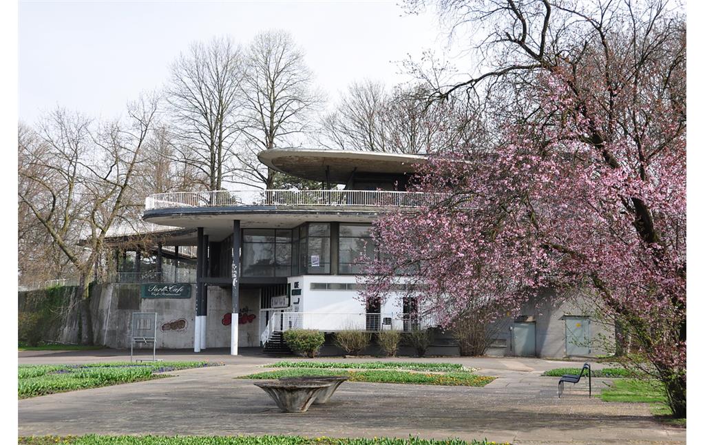 Park-Café im Rheinpark im Frühjahr (2013)