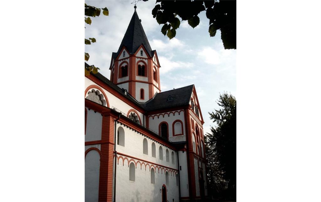 Teilansicht der Pfarrkirche St. Peter in Sinzig (2002)