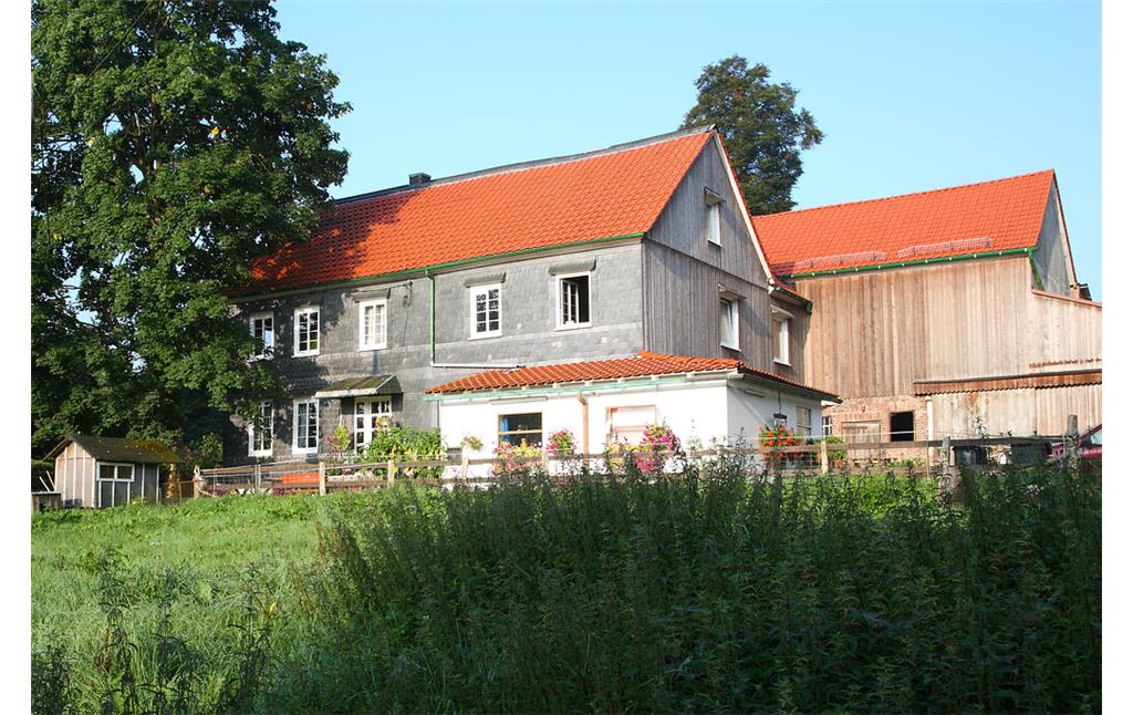 Wohnhaus mit Ahorn als Hausbaum in Funkenhausen (2008)