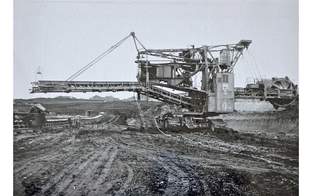 Braunkohlentagebau Grube Viktor, Bagger 104