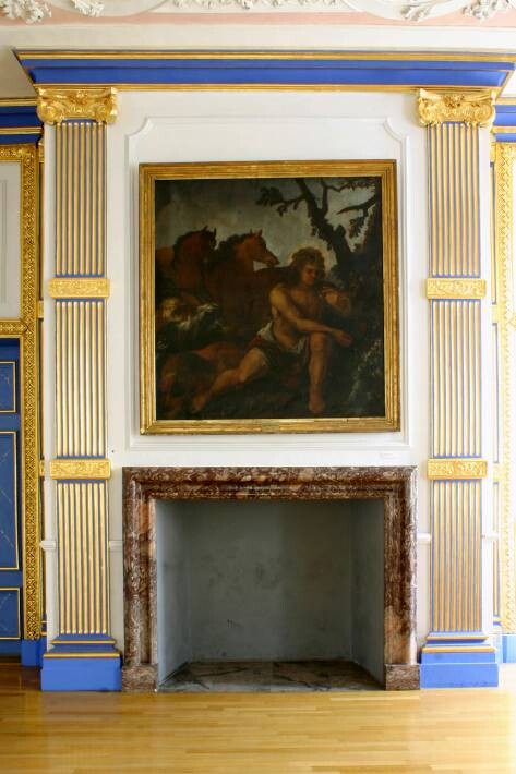 Kamin im blaugoldenen Saal von Schloss Oranienstein