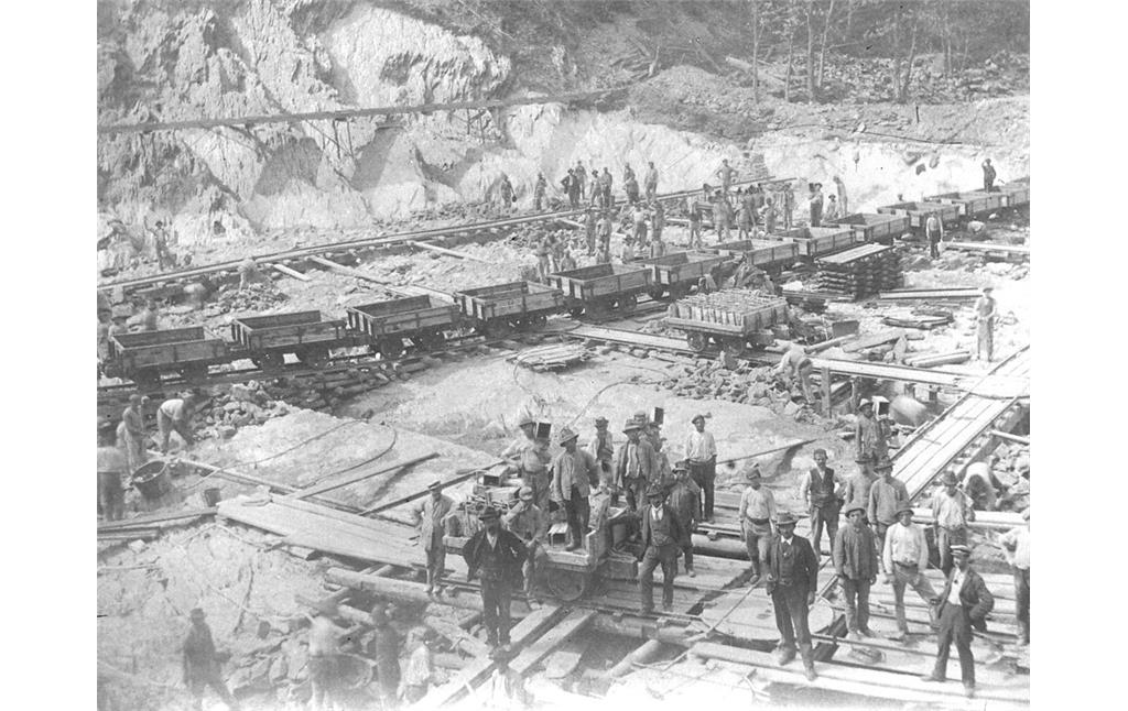 Bau der Urfttalsperre um 1900