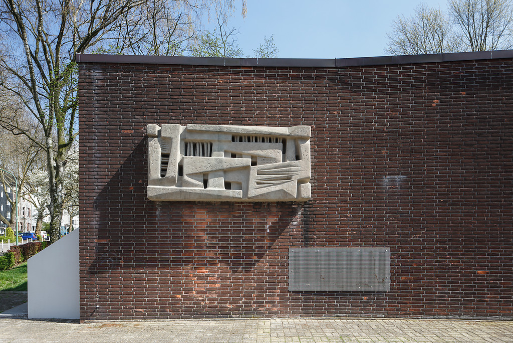 Neue Synagoge Essen, Westansicht mit Beton-Relief (2013)