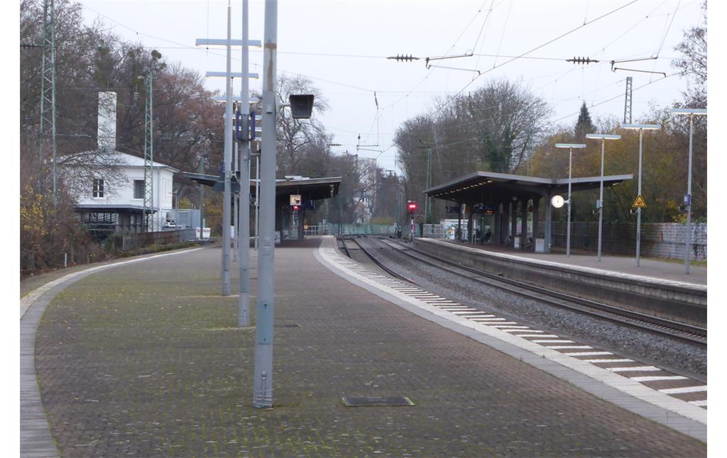 Bahnsteige des Personenbahnhofs Brühl (2014)