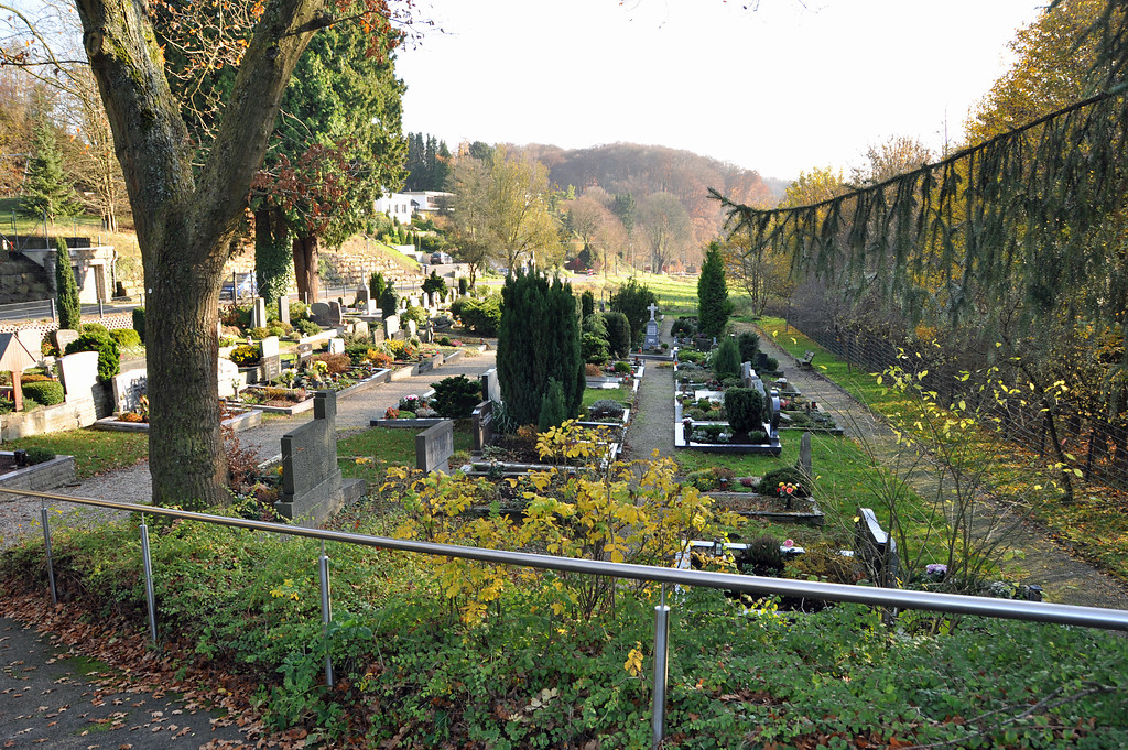 Herrenstrunden, Friedhof (2014)