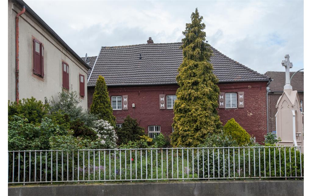 Vierseitige Hofanlage mit Wohnhaus und Tordurchfahrt - Keyenberger Markt 11 und 11a in Erkelenz-Keyenberg (2019)