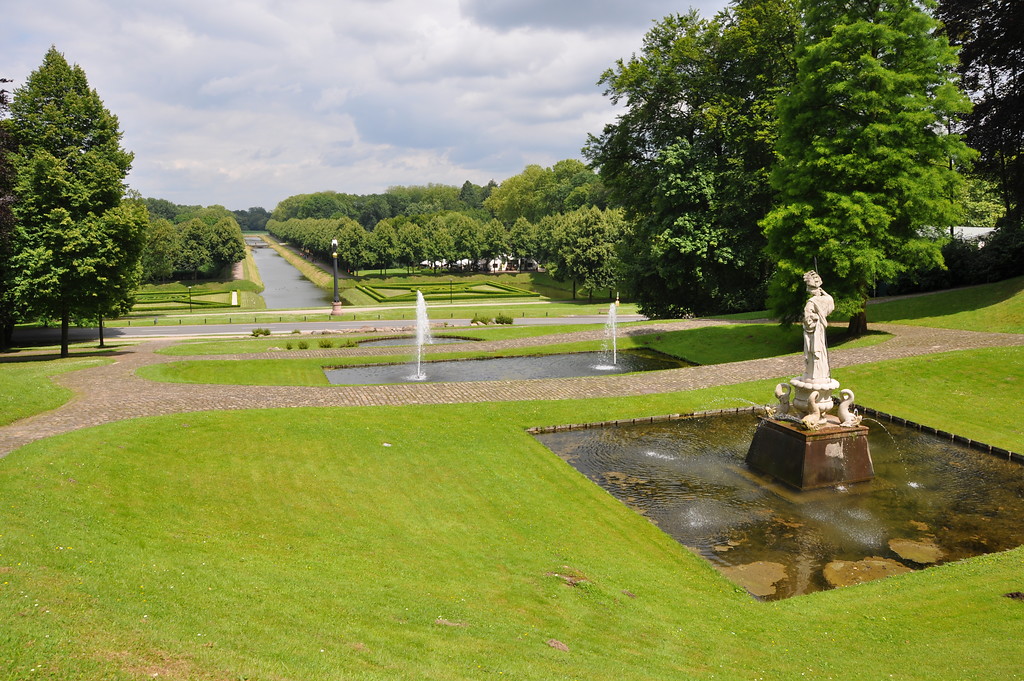 Wasserbecken und Sichtachse, Historische Parkanlage Kleve (2012)