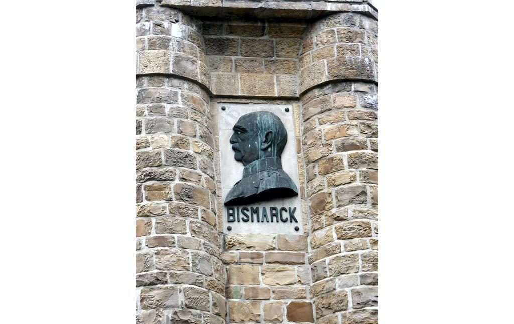 Bronzebildnis Otto von Bismarcks am Bismarckturm Hoher Busch in Viersen (2019)