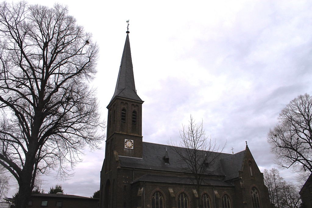 Katholische Pfarrkirche Sankt Sebastianus in Königsdorf (2017).